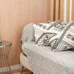 Апартаменты Mam Heat River Nest - Darque Village Centre